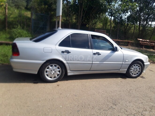 Mercedes C 220 1999, 560,000 km - 2.2 l - Astara