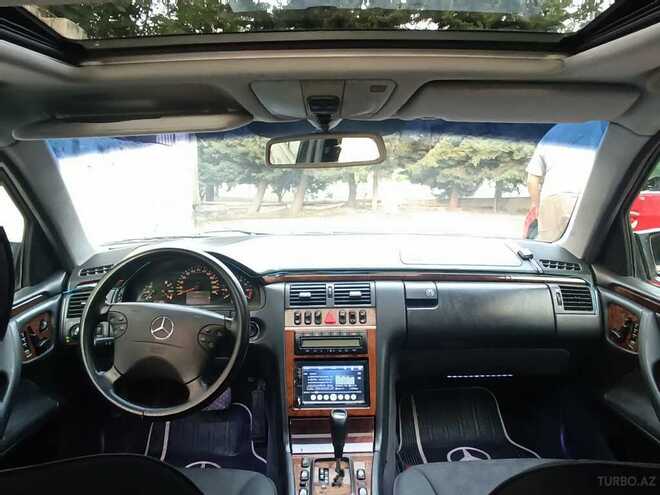 Mercedes E 240 2000, 236,000 km - 2.4 л - Bakı