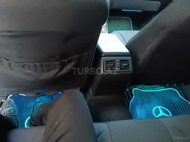 Mercedes E 240 2000, 236,000 km - 2.4 л - Bakı