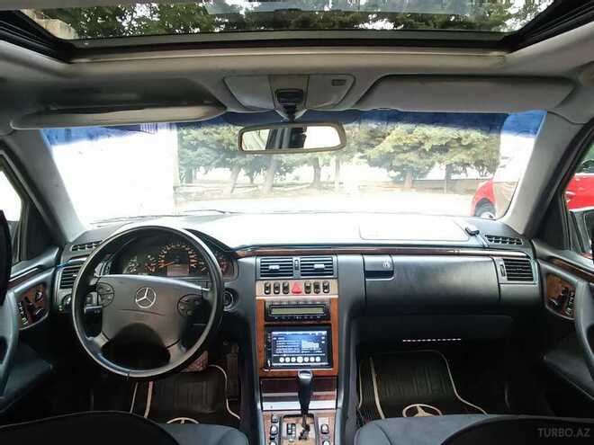 Mercedes E 240 2000, 236,000 km - 2.4 л - Bakı