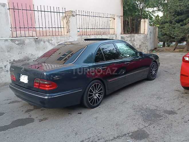 Mercedes E 240 2000, 236,000 km - 2.4 л - Bakı