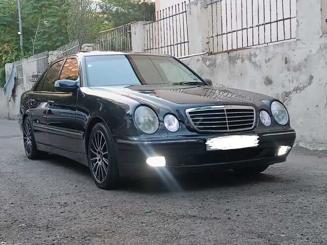 Mercedes E 240 2000, 236,000 km - 2.4 л - Bakı