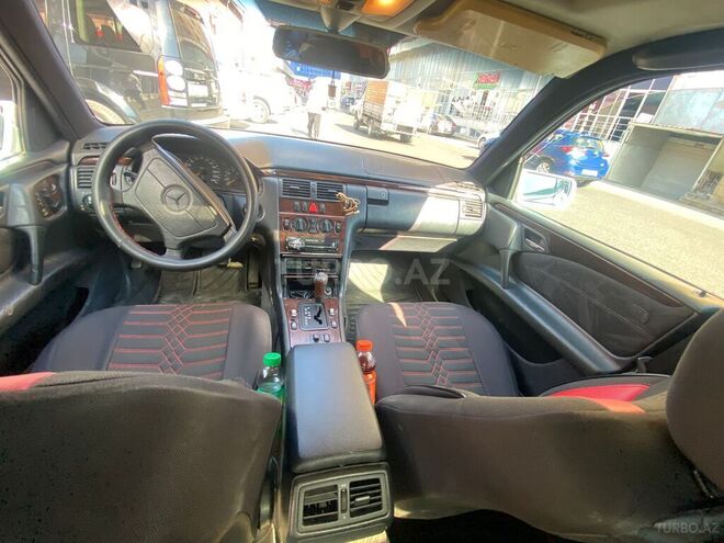 Mercedes E 230 1996, 320,000 km - 2.3 l - Bakı