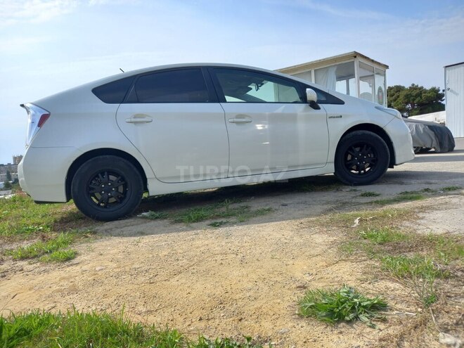 Toyota Prius 2013, 136,000 km - 1.8 l - Bakı