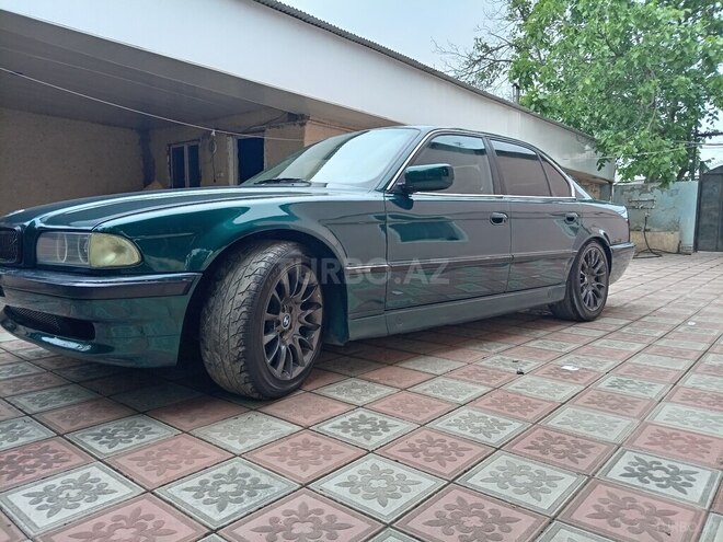 BMW 725 1997, 385,000 km - 2.5 l - Qazax