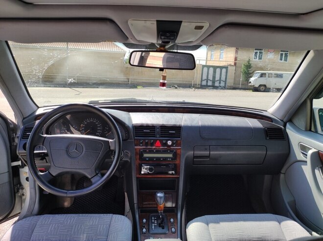 Mercedes C 200 1998, 360,000 km - 2.0 l - Şamaxı