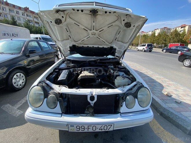 Mercedes E 200 1998, 223,000 km - 2.0 l - Bakı