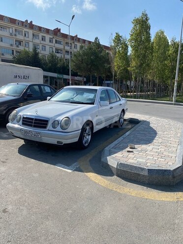 Mercedes E 200 1998, 223,000 km - 2.0 l - Bakı