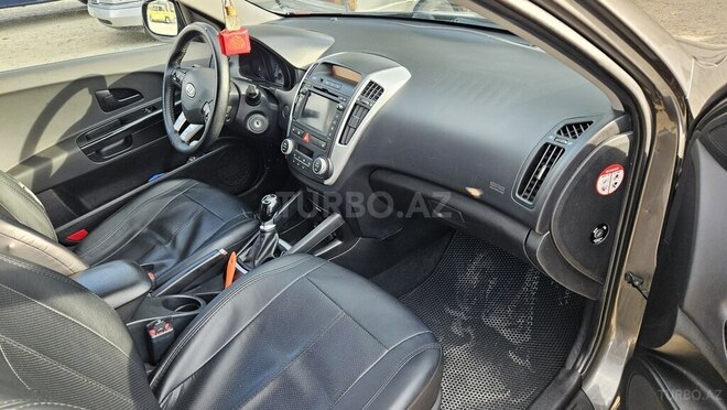 Kia Ceed 2012, 240,000 km - 1.6 l - Şamaxı