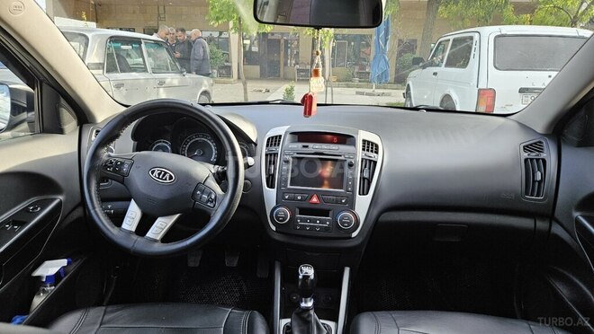 Kia Ceed 2012, 240,000 km - 1.6 l - Şamaxı