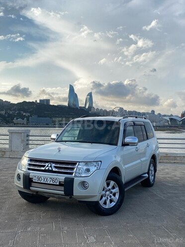 Mitsubishi Pajero 2010, 215,000 km - 3.5 l - Bakı