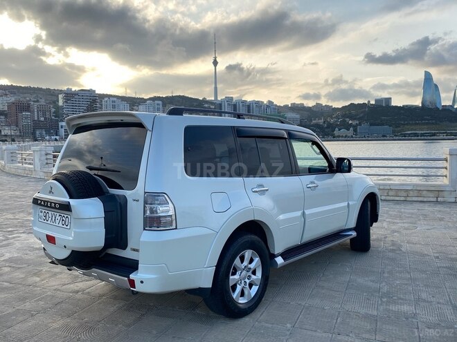 Mitsubishi Pajero 2010, 215,000 km - 3.5 l - Bakı