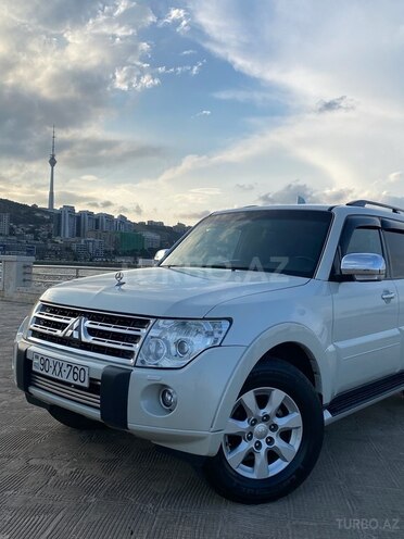 Mitsubishi Pajero 2010, 215,000 km - 3.5 l - Bakı