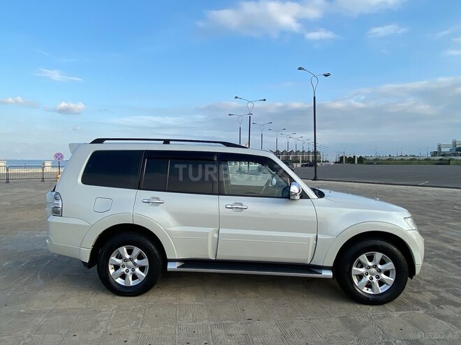 Mitsubishi Pajero 2010, 215,000 km - 3.5 l - Bakı