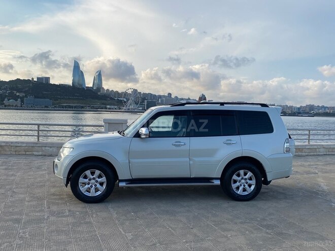 Mitsubishi Pajero 2010, 215,000 km - 3.5 l - Bakı