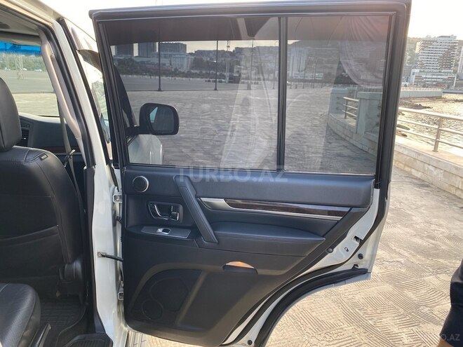 Mitsubishi Pajero 2010, 215,000 km - 3.5 l - Bakı