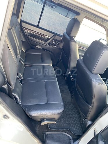 Mitsubishi Pajero 2010, 215,000 km - 3.5 l - Bakı