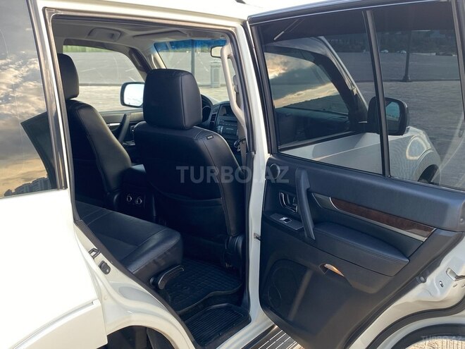 Mitsubishi Pajero 2010, 215,000 km - 3.5 l - Bakı