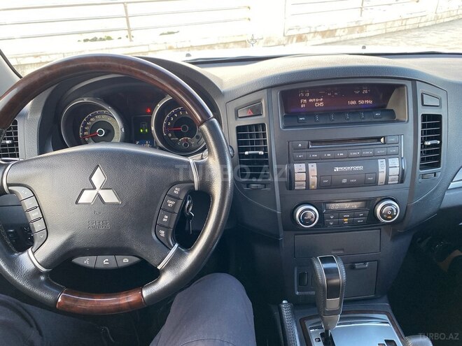 Mitsubishi Pajero 2010, 215,000 km - 3.5 l - Bakı