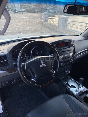 Mitsubishi Pajero 2010, 215,000 km - 3.5 l - Bakı