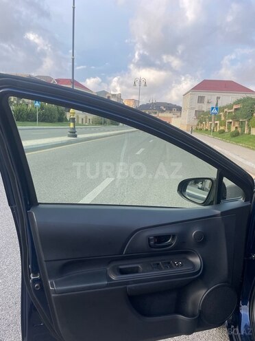 Toyota Prius C 2016, 126,000 km - 1.5 l - Bakı