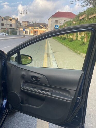 Toyota Prius C 2016, 126,000 km - 1.5 l - Bakı