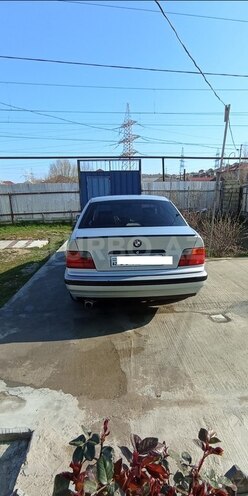 BMW 318 1997, 390,000 km - 1.8 l - Xırdalan