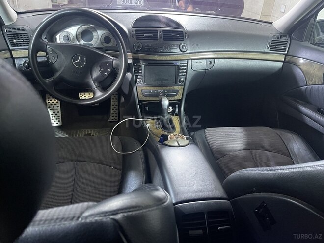 Mercedes E 270 2002, 232,000 km - 2.7 l - Bakı