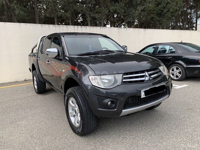 Mitsubishi L200 2013, 174,500 km - 2.5 l - Bakı