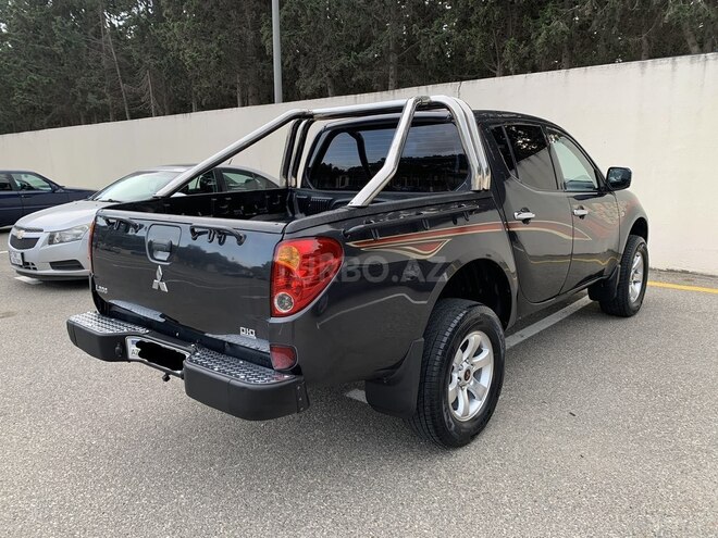 Mitsubishi L200 2013, 174,500 km - 2.5 l - Bakı