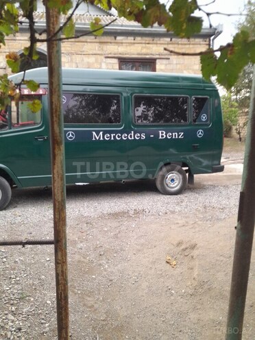 Mercedes 208 D 1991, 320,201 km - 2.5 l - Bərdə