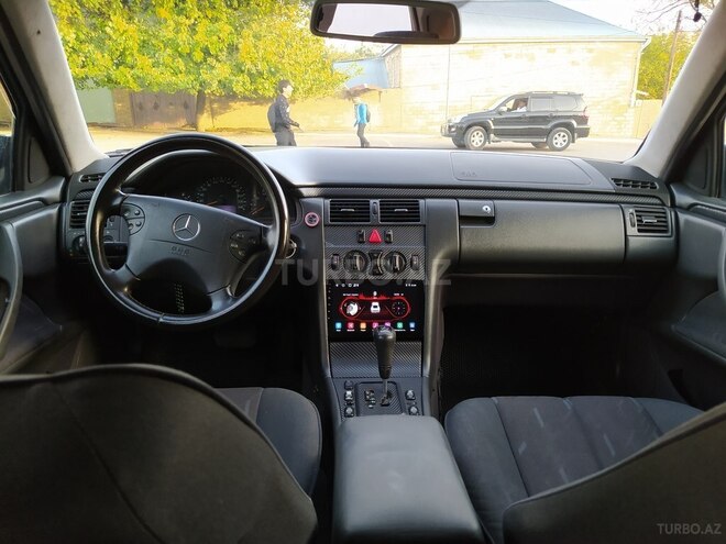 Mercedes E 240 2000, 421,760 km - 2.4 l - Şamaxı