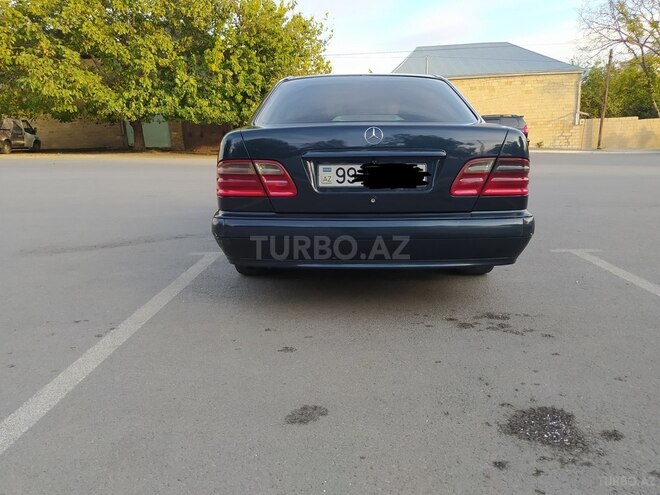 Mercedes E 240 2000, 421,760 km - 2.4 l - Şamaxı