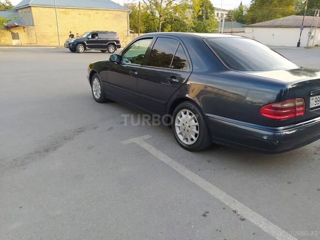 Mercedes E 240 2000, 421,760 km - 2.4 l - Şamaxı