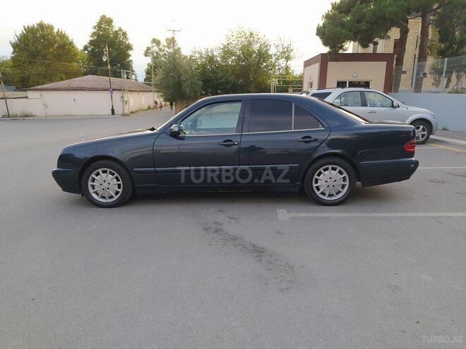 Mercedes E 240 2000, 421,760 km - 2.4 l - Şamaxı
