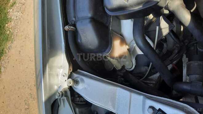 Mercedes E 270 1999, 370,125 km - 2.7 l - Biləsuvar
