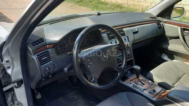 Mercedes E 270 1999, 370,125 km - 2.7 l - Biləsuvar