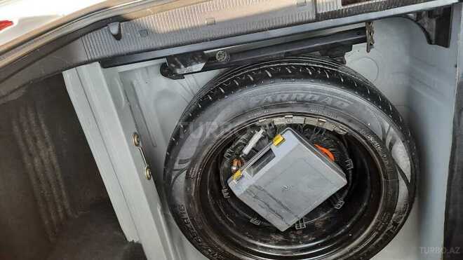 Mercedes E 270 1999, 370,125 km - 2.7 l - Biləsuvar