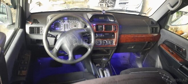 Mitsubishi Pajero io 2000, 260,000 km - 2.0 l - Quba