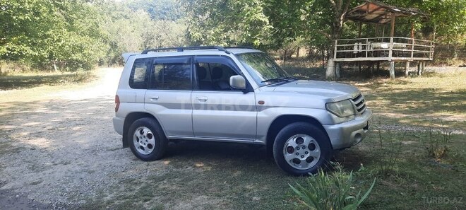 Mitsubishi Pajero io 2000, 260,000 km - 2.0 l - Quba