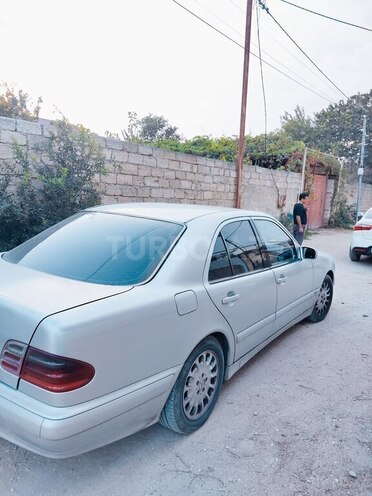 Mercedes E 220 2000, 527,000 km - 2.2 l - Bakı