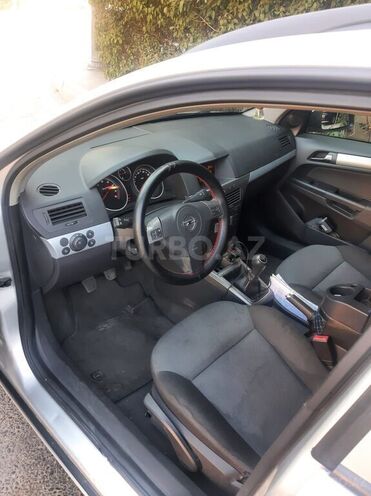 Opel Astra 2004, 122,000 km - 1.4 л - Bakı