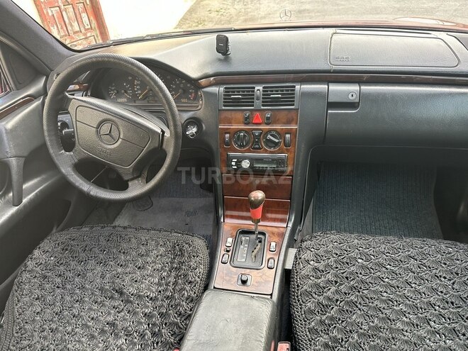 Mercedes E 230 1996, 278,700 km - 2.3 л - Bakı