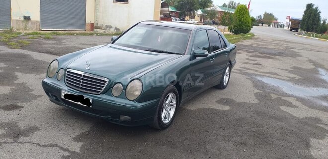 Mercedes E 220 2001, 321,872 km - 2.2 l - Beyləqan