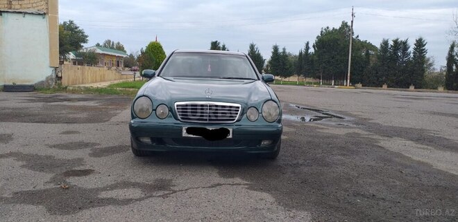 Mercedes E 220 2001, 321,872 km - 2.2 l - Beyləqan