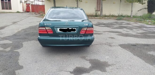 Mercedes E 220 2001, 321,872 km - 2.2 l - Beyləqan