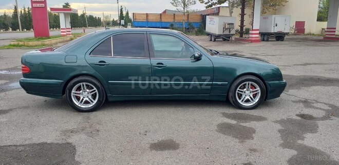 Mercedes E 220 2001, 321,872 km - 2.2 l - Beyləqan