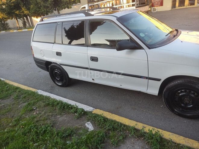 Opel Astra 1995, 705,000 km - 1.6 l - Zaqatala