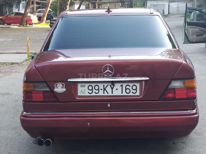 Mercedes E 250 1995, 310,000 km - 2.5 l - Bakı