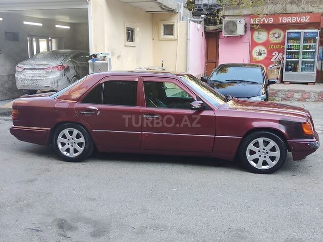 Mercedes E 250 1995, 310,000 km - 2.5 l - Bakı